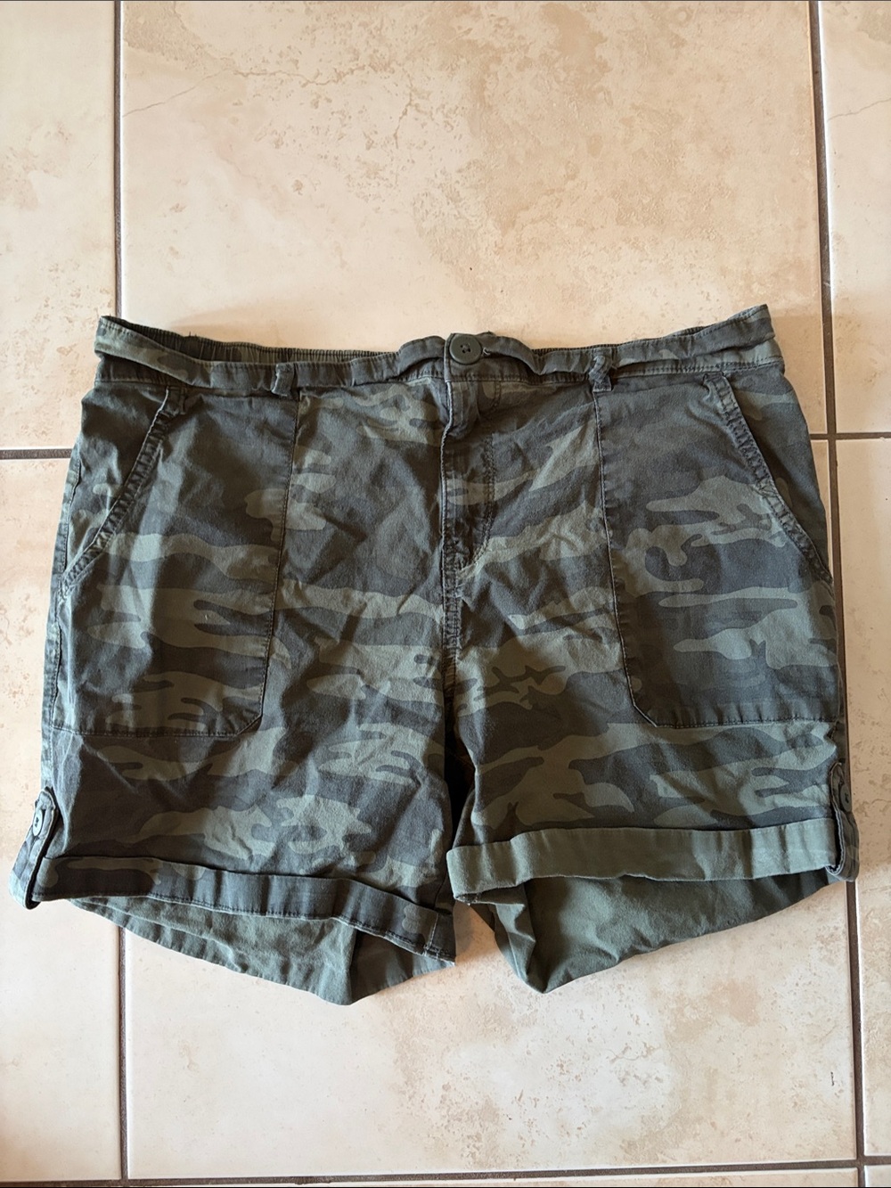 Women's Camo Roll-Cuff Utility Shorts - Olive
